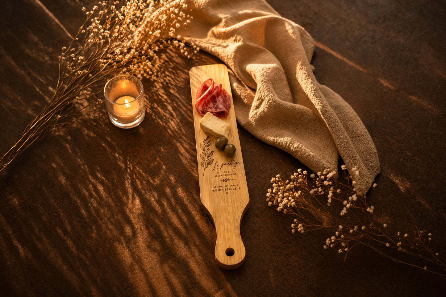 Planche apéro en bois de bambou personnalisée avec gravure, idéale comme cadeau de crémaillère ou mariage