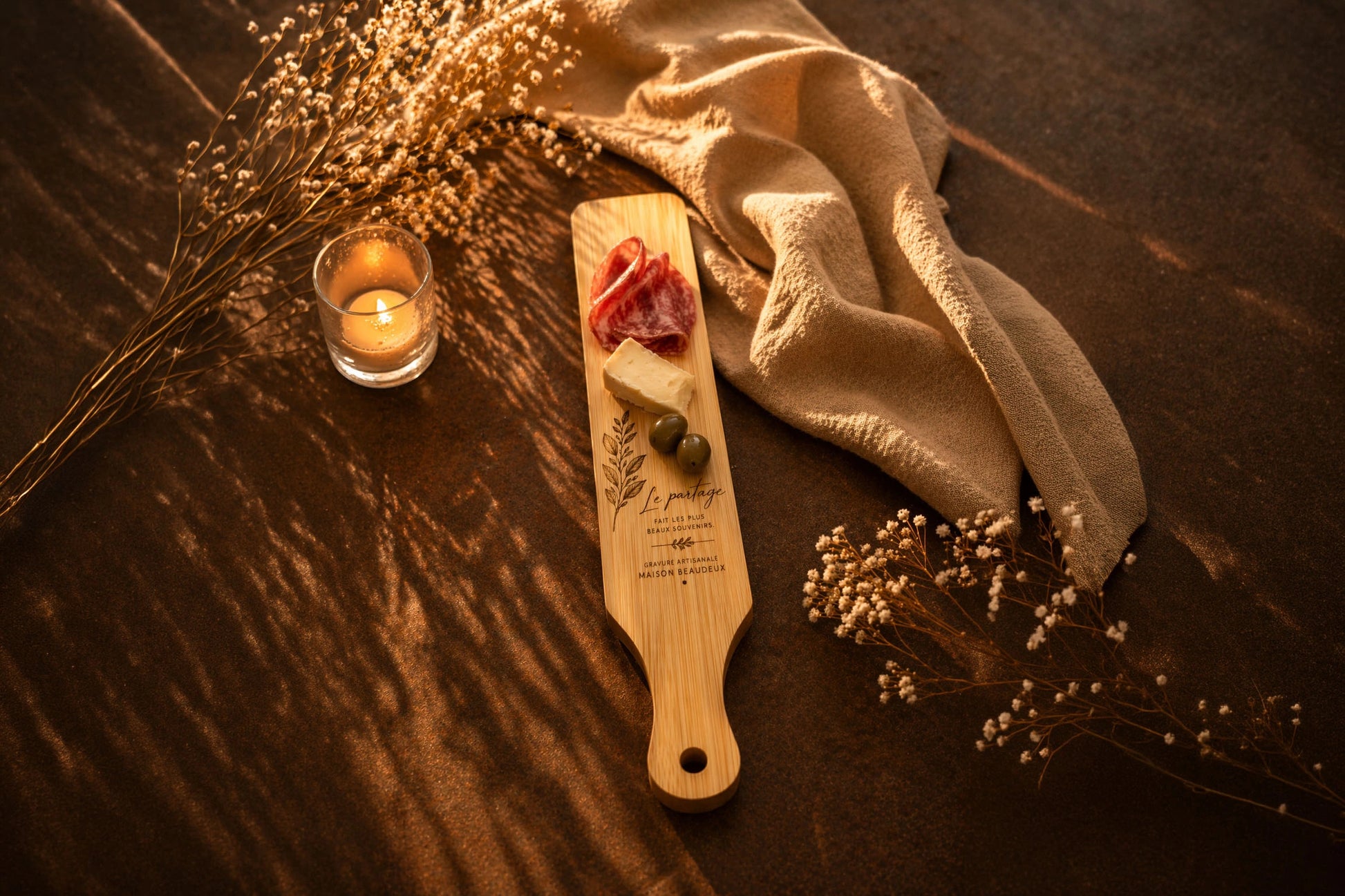 Planche apéro en bois de bambou personnalisée avec gravure, idéale comme cadeau de crémaillère ou mariage